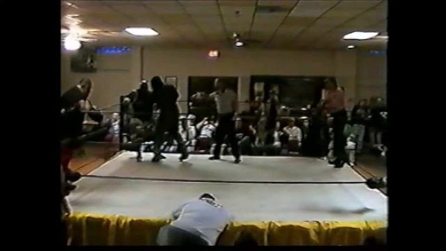 WPW 04/2007 Chio Frost & Ron Starr Vs Cremator & Glen Osbourne смотреть онлайн