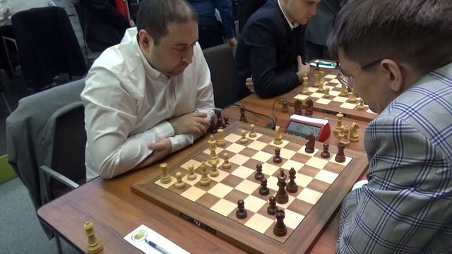 Zubov - Tomashevsky | White exchanges queens in order to build pressure in a quiet game смотреть онлайн