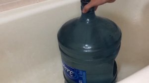 Лайфхак: Как почистить бутыль внутри