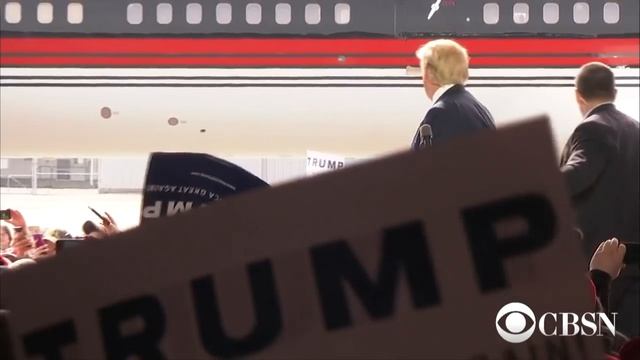 Watch: Secret Service run to Trump as protester rushes stage смотреть онлайн