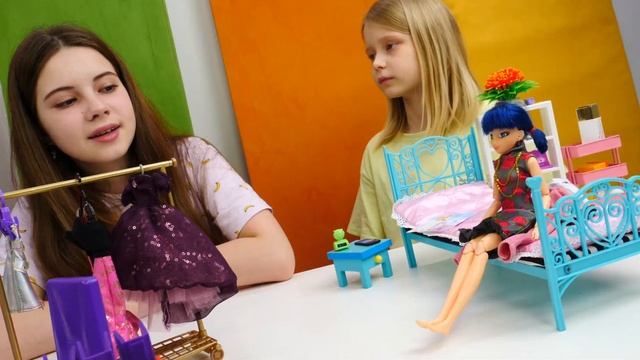 Свидание Леди Баг — Хлоя хочет помешать? Смешные видео для девочек игры в куклы смотреть онлайн
