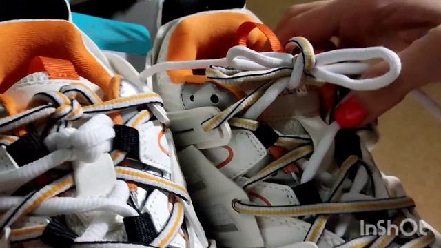 Сравнение кроссовок Balenciaga Track Trainers White\Orange, оригинал и реплика. смотреть онлайн