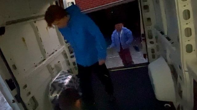 This is Why We Don't Build Out Vans in Winter - Vinyl Sheet Flooring & Floor Insulation смотреть онлайн