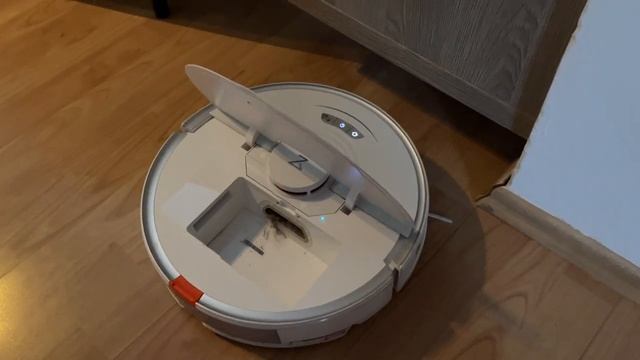 Stupid Xiaomi Roborock S7 - lid opening and dustbin removing смотреть онлайн
