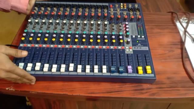 ARALDO AUDIO EFX12 MIX смотреть онлайн