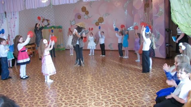 "Часики" танец с тарелочками в детском саду смотреть онлайн