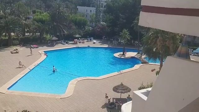 Bellevue club all pools. ? смотреть онлайн