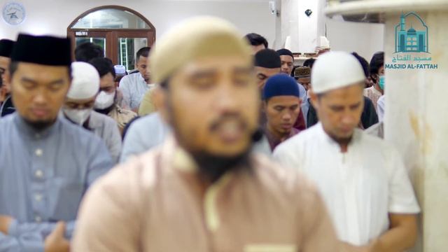 SHALAT ISYA TARAWIH DAN WITIR MALAM 24 RAMADHAN 1443 H | USTADZ NADHIF & USTADZ MUAMMAR AT TAMIMI смотреть онлайн