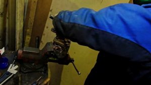 Михалыч перебирает суппорта Toyota Land Cruiser 100