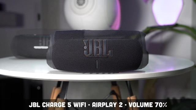Harman Kardon Luna vs JBL Charge 5 Wifi - Sound Comparison смотреть онлайн