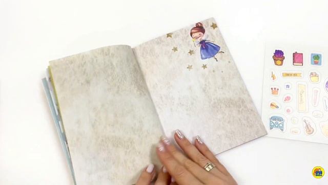 Позитивный блокнот с наклейками. Девушка смотреть онлайн