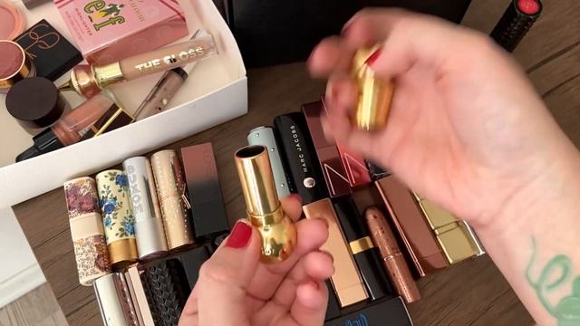 Инвентаризация косметики Ч 4✅ помады,карандаши,блески #коллекциякосметики #проджектпен #расхламлени смотреть онлайн