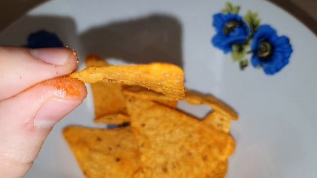 DIMAVIPER ПРОБУЕТ СЫРНЫЙ DORITOS смотреть онлайн