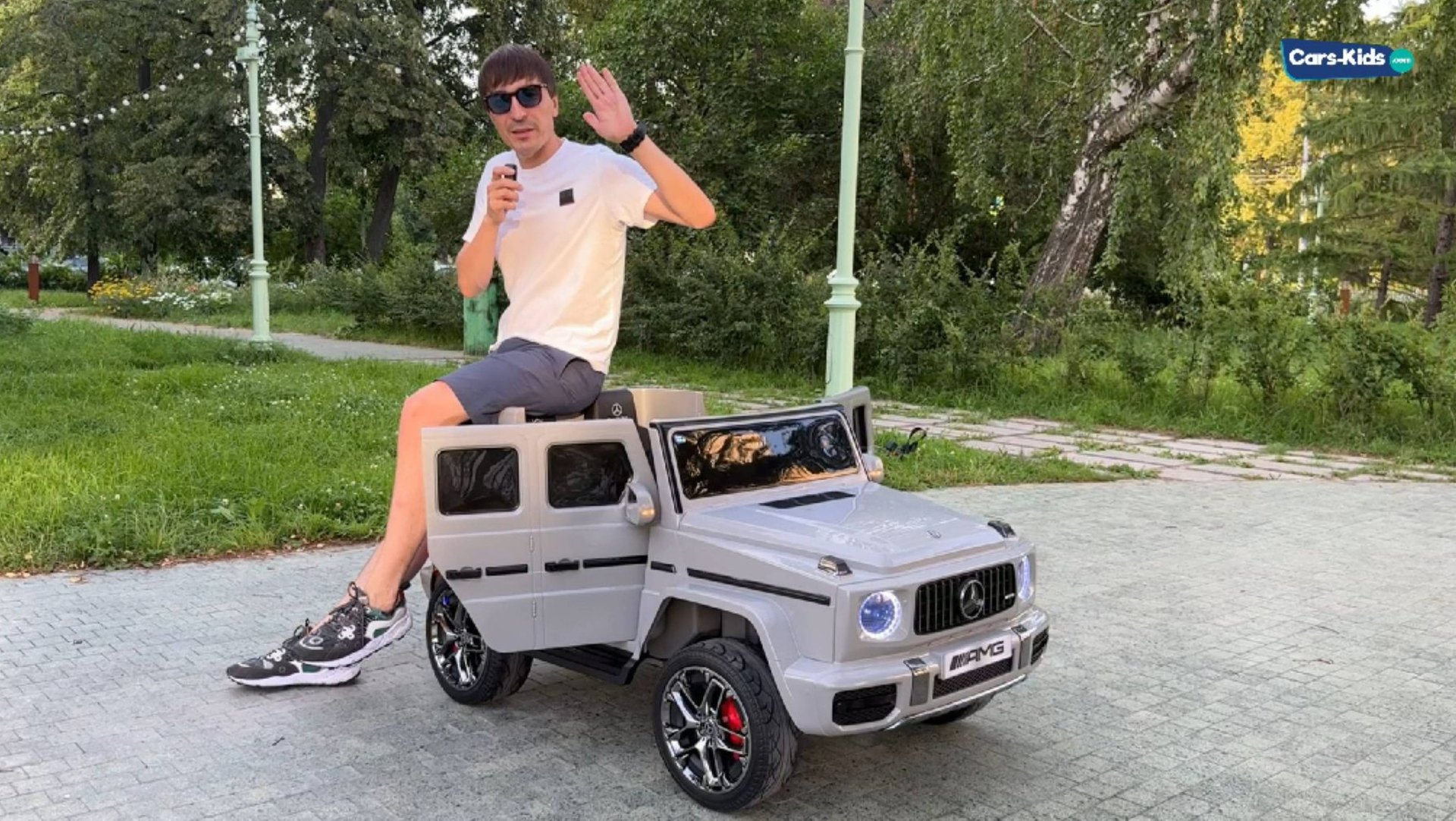 Детский электромобиль Mercedes Benz G63 G111GG. 24V 4WD смотреть онлайн