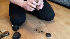 Как убрать волосы с колесиков