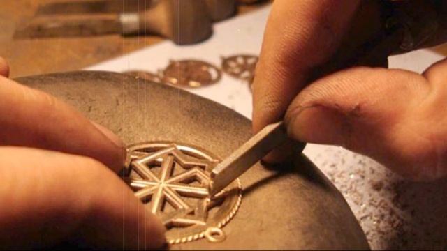 АМУЛЕТЫ С РУНАМИ | МОЖНО ЛИ СДЕЛАТЬ АМУЛЕТ САМОСТОЯТЕЛЬНО смотреть онлайн