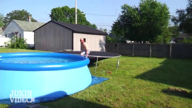 Мимо бассейна смотреть онлайн