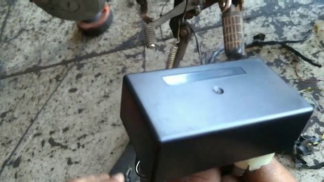 ESQUEMAS ELÉTRICOS FAÍSCA TODAS AS MOTOS DA HONDA XR 200 , XR 125 , CG 99, KS 125, Titan 150, etc.. смотреть онлайн
