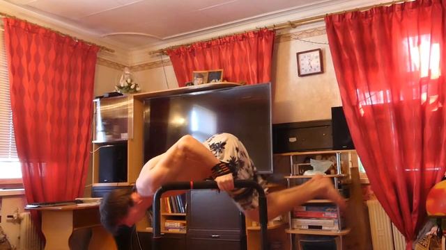 Отжимания в горизонте обучалка. Как отжиматься в горизонте? How to planche push ups tutorial смотреть онлайн
