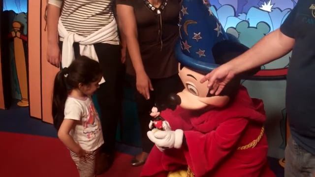 Meeting fantasia Mickey Mouse at Disney смотреть онлайн