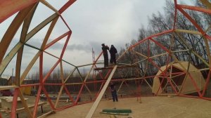 Сборка геодезического купола по бесконекторной системе 9m 3v