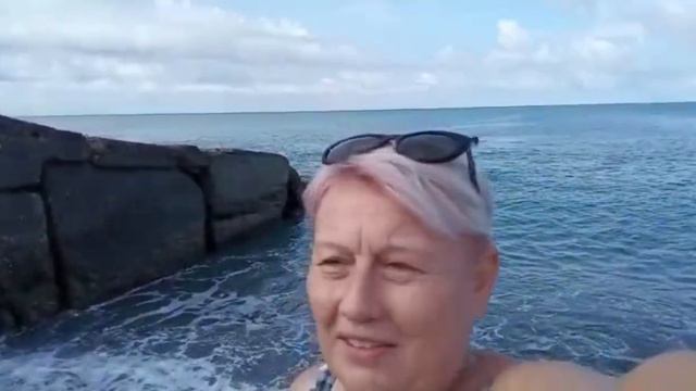Мама Шура пошла в разнос! Море 2021 смотреть онлайн