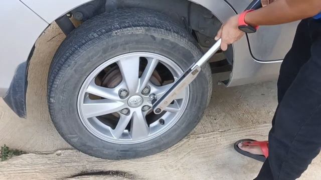 (Fake) Makita Impact Wrench DTW285 / Test Power