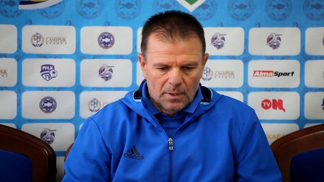 Стойчо Младенов: «Нету возможности менять ход игры - на скамейке всего два опытных игрока» смотреть онлайн