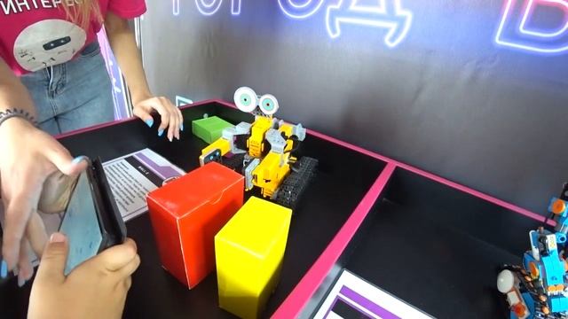 Впервые в Канске выставка Роботов. смотреть онлайн