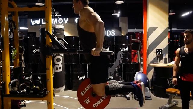 ЗАРУБА Павел Бабич VS Алексей ШРЕДДЕР / отжимания на брусьях смотреть онлайн