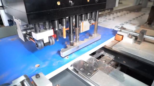 Сверлильно-присадочный центр с ЧПУ JIYU CD-612 смотреть онлайн