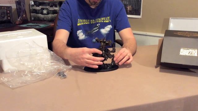World of Warcraft 10 Year Veteran Statue Unboxing смотреть онлайн