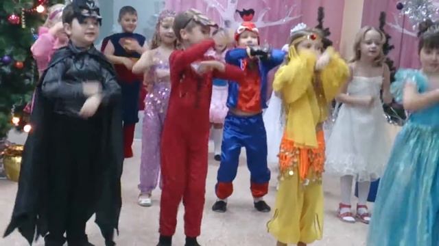 Новогодний праздник в детском саду смотреть онлайн