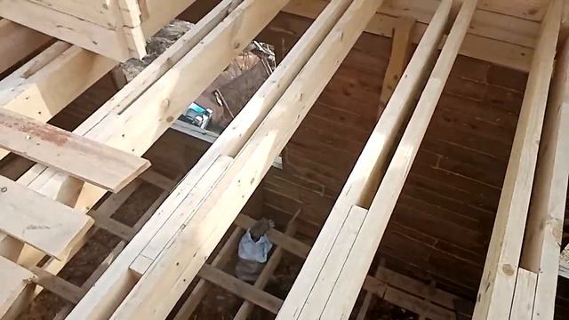МЕЖ-ЭТАЖНОЕ УСИЛЕНОЕ ПЕРЕКРЫТИЕ В БРУСОВОМ ДОМЕ. Реконструкция дома из бруса 8.20 НА 9.30 часть 6 смотреть онлайн