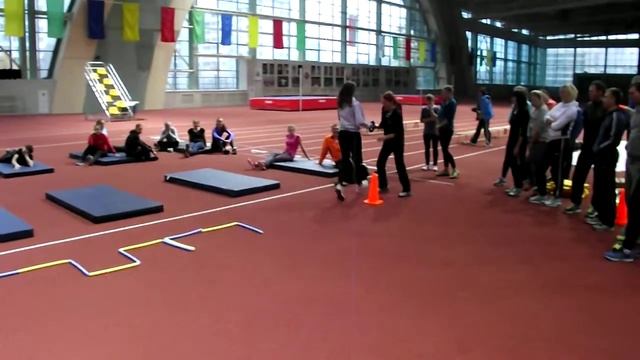 Бег через лестницу 2 смотреть онлайн