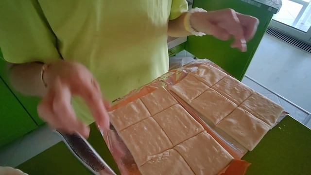 ВЛОГ/Белгород/День со мной/ печём слойки с фруктами смотреть онлайн