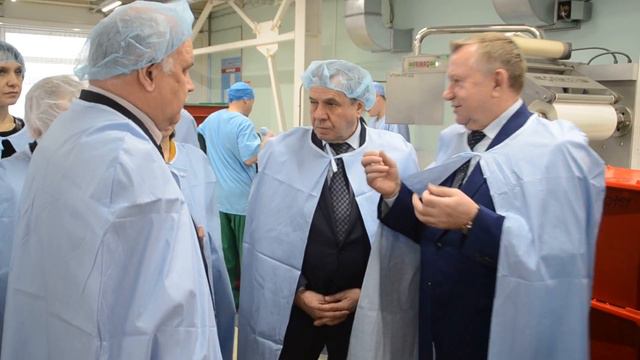 Губернатору показали, как делают медицинскую экипировку в Бердске смотреть онлайн