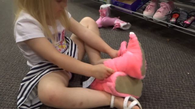 Плазы в Америке Покупки из 99 центов и Burlington Детская обувь Цены смотреть онлайн