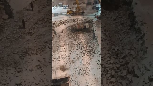 ужаст миксер упал на стройка Екатеринбурге ??? смотреть онлайн