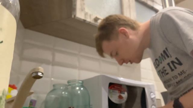 Как правильно есть мивину