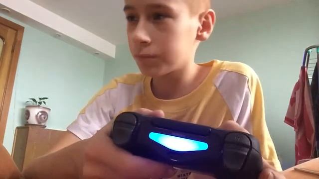 Мне подарили PlayStation 4 про И очки Виар Плюс Оружия и диск смотреть онлайн