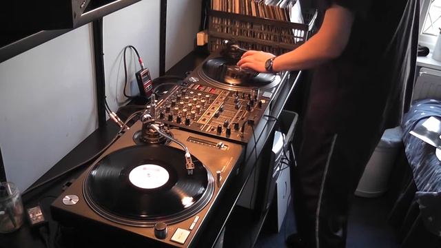 Jump-Up & Liquid Mix-Up, By DJ Destruction UK Style, Recorded On;9,1,11 Pt5.m2ts смотреть онлайн