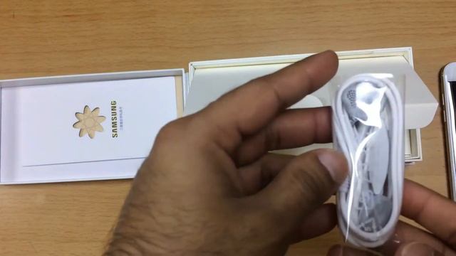 Samsung Galaxy C8 (C7108) Unboxing смотреть онлайн