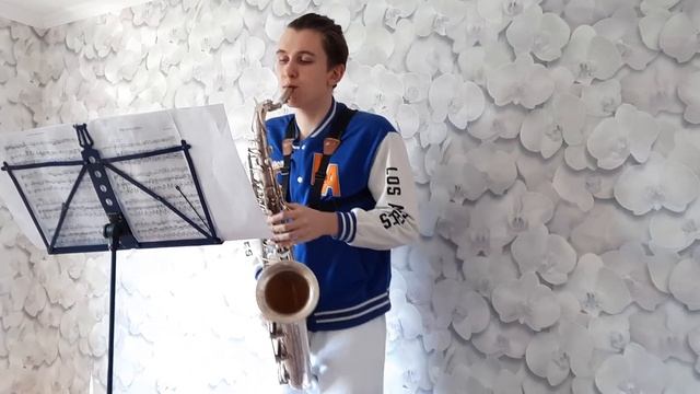 исп. Никита, сакс тенор, "Libertango" Astor Piazzolla смотреть онлайн