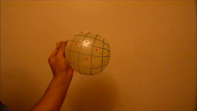 Expansion of the Universe: Where is the Centre? - The Balloon Analogy (Ask an Astronomer) смотреть онлайн