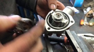 Замена термостата на LADA PRIORA (ПРИОРА)/ На что нужно обратить внимание при покупке и установке