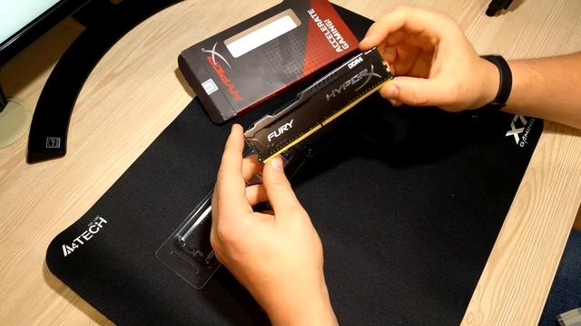 Память 8Gb DDR4 2400 Mhz Kingston Fury HyperX смотреть онлайн