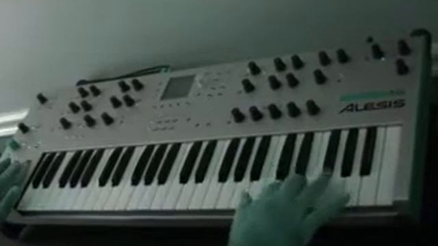 Alesis Ion "Mooger" Keyboard/Synthesizer смотреть онлайн
