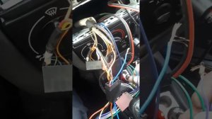 Установка тумблера(кнопки) через провод Remote от магнитолы для включения усилителя самостоятельно