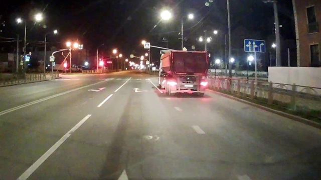 Дорога не место доя тех кто в сосиску, берегите свою жизнь. смотреть онлайн